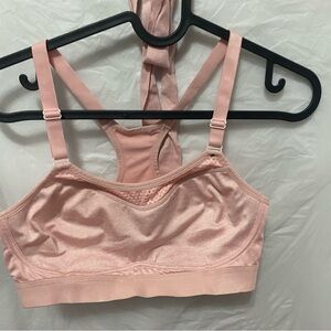 la Vie en Rose Seamless Racerback Sports Bra – Soft PinkVGUC  US S/P